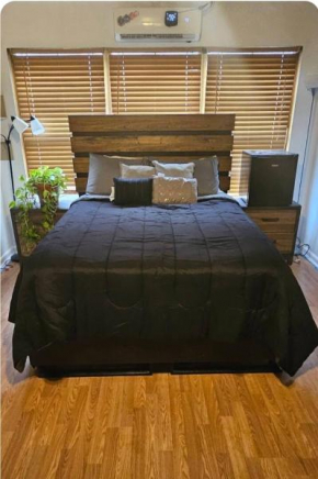 Comfy Spacious Private Room 1 with Attached Bath